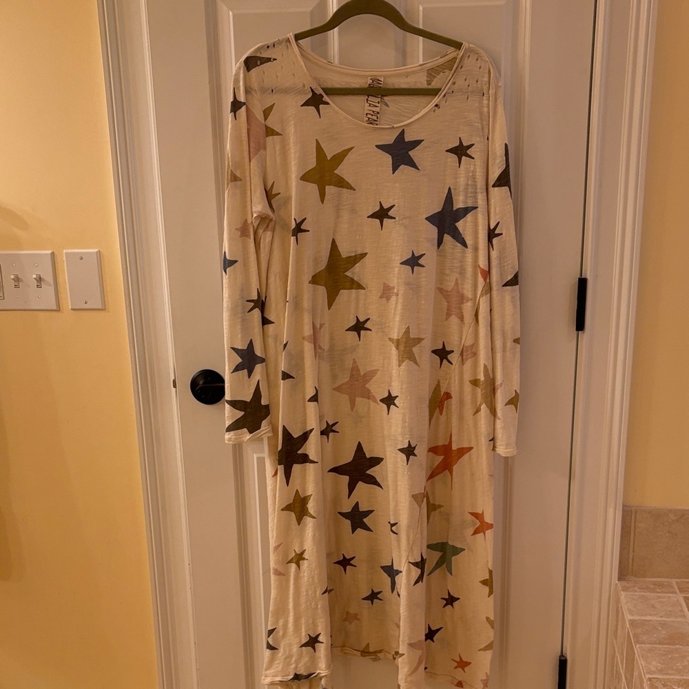 Magnolia Pearl Long sleeve Ivory Dylan Tshirt dress One Size Stars